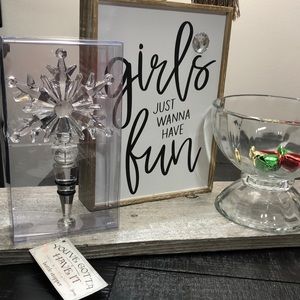 NWT Roman Inc. Snowflake Bottle Stopper!!